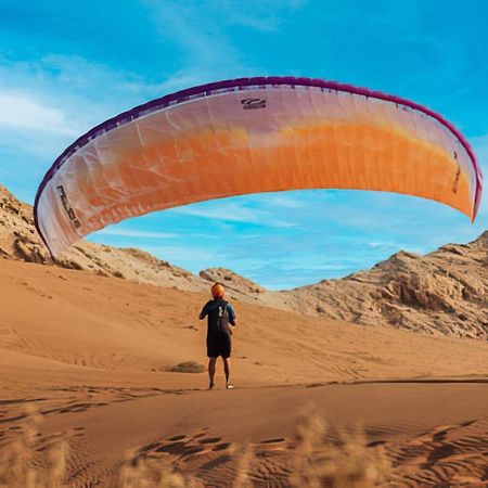 Al Badayer Retreat By Sharjah Collection Ξενοδοχείο Margham Εξωτερικό φωτογραφία Parachute landing on the dunes