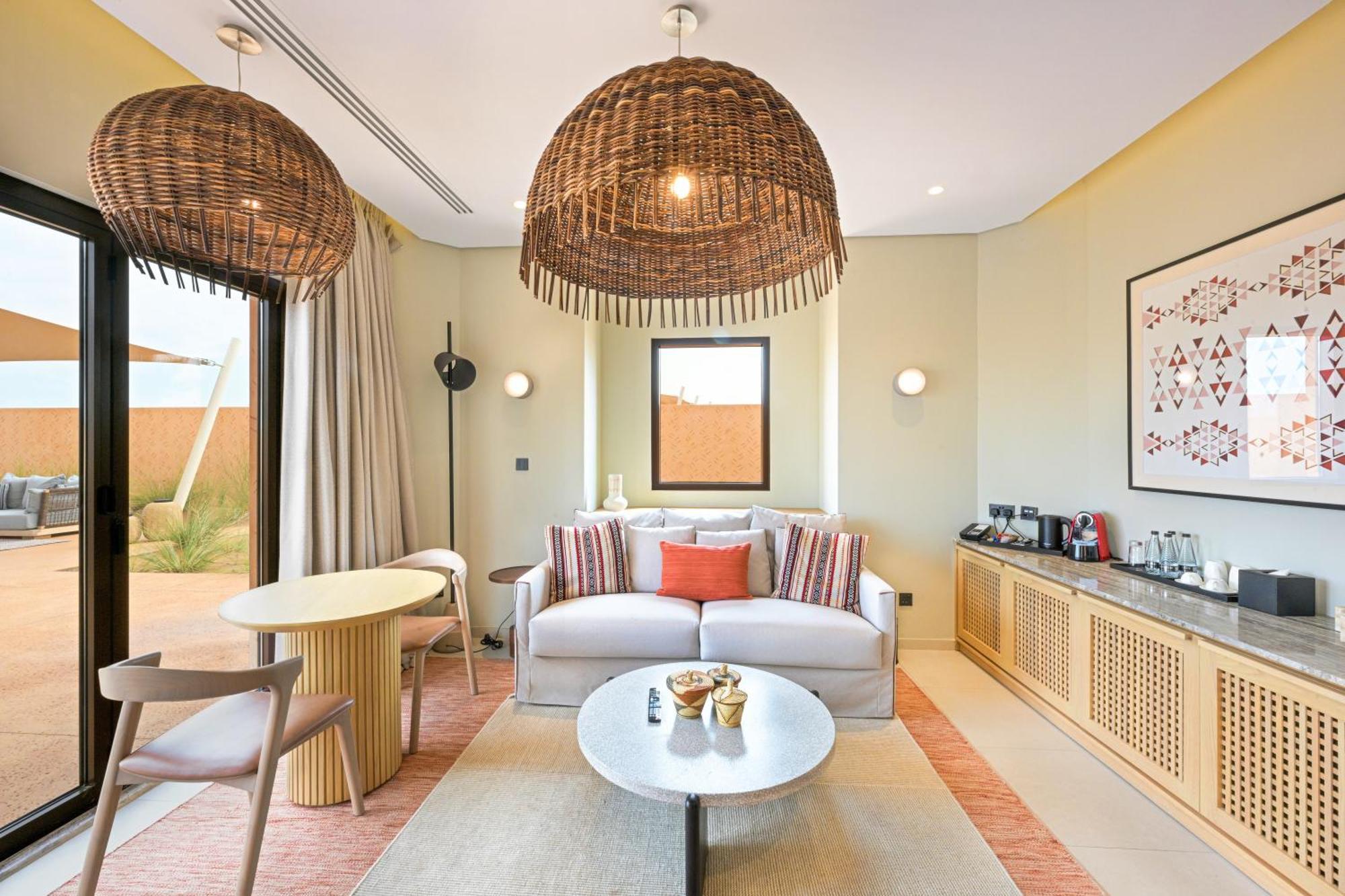Al Badayer Retreat By Sharjah Collection Ξενοδοχείο Margham Εξωτερικό φωτογραφία A living room at the hotel